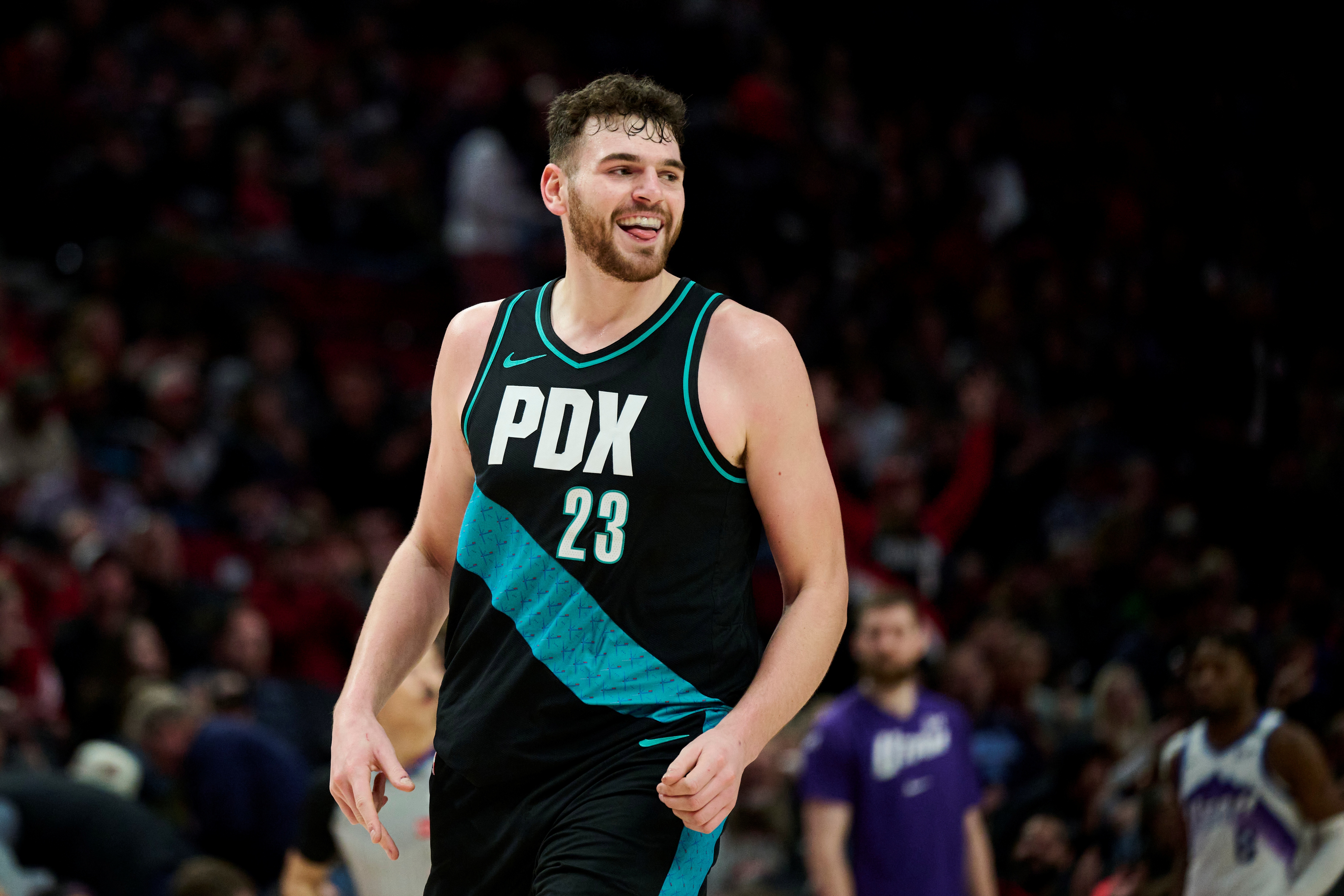 leyu.com-斯普利特：克林根的表现有起伏 但他护筐和篮板很强 终结也有进步